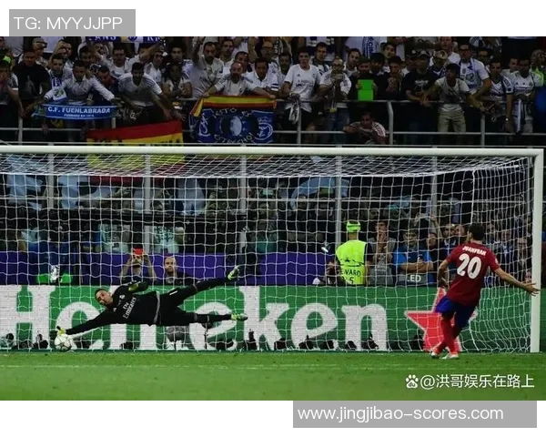 欧冠激战曼联与里昂战平帽子戏法引发争议判罚风波