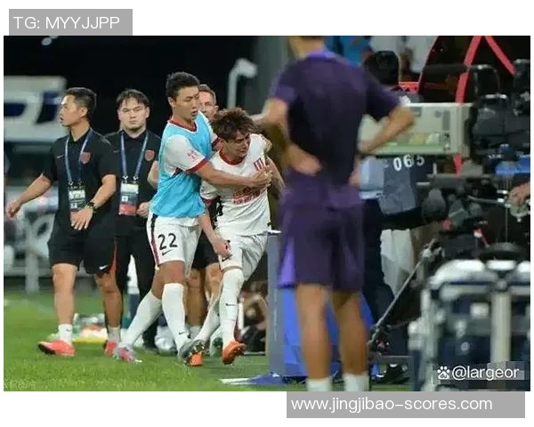 中超赛场惊现冷门那不勒斯逆转AC米兰引发全场热议