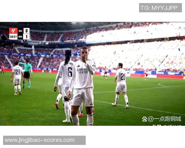 西甲激战：那不勒斯大胜AC米兰帽子戏法引发争议判罚热议